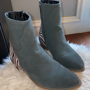 Zebra Print Boots ~ Booties