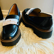 Load image into Gallery viewer, Sam Edelman Laurs Loafers ~ Black
