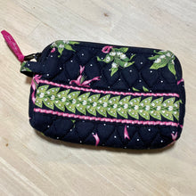 Load image into Gallery viewer, Vera Bradley Makeup Bag
